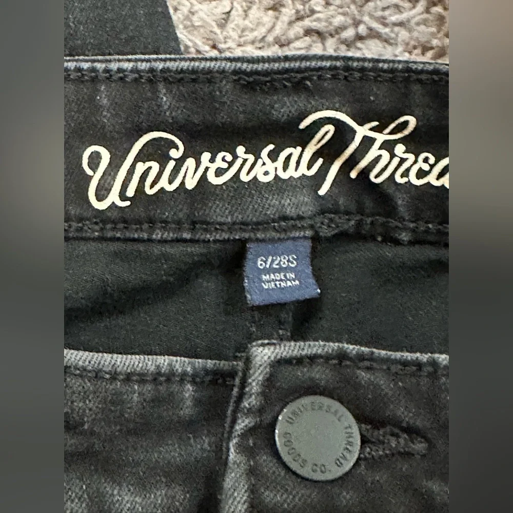 Universal Thread Black Distressed Skinny Jeans High Rise Raw Hem Cropped 6/28